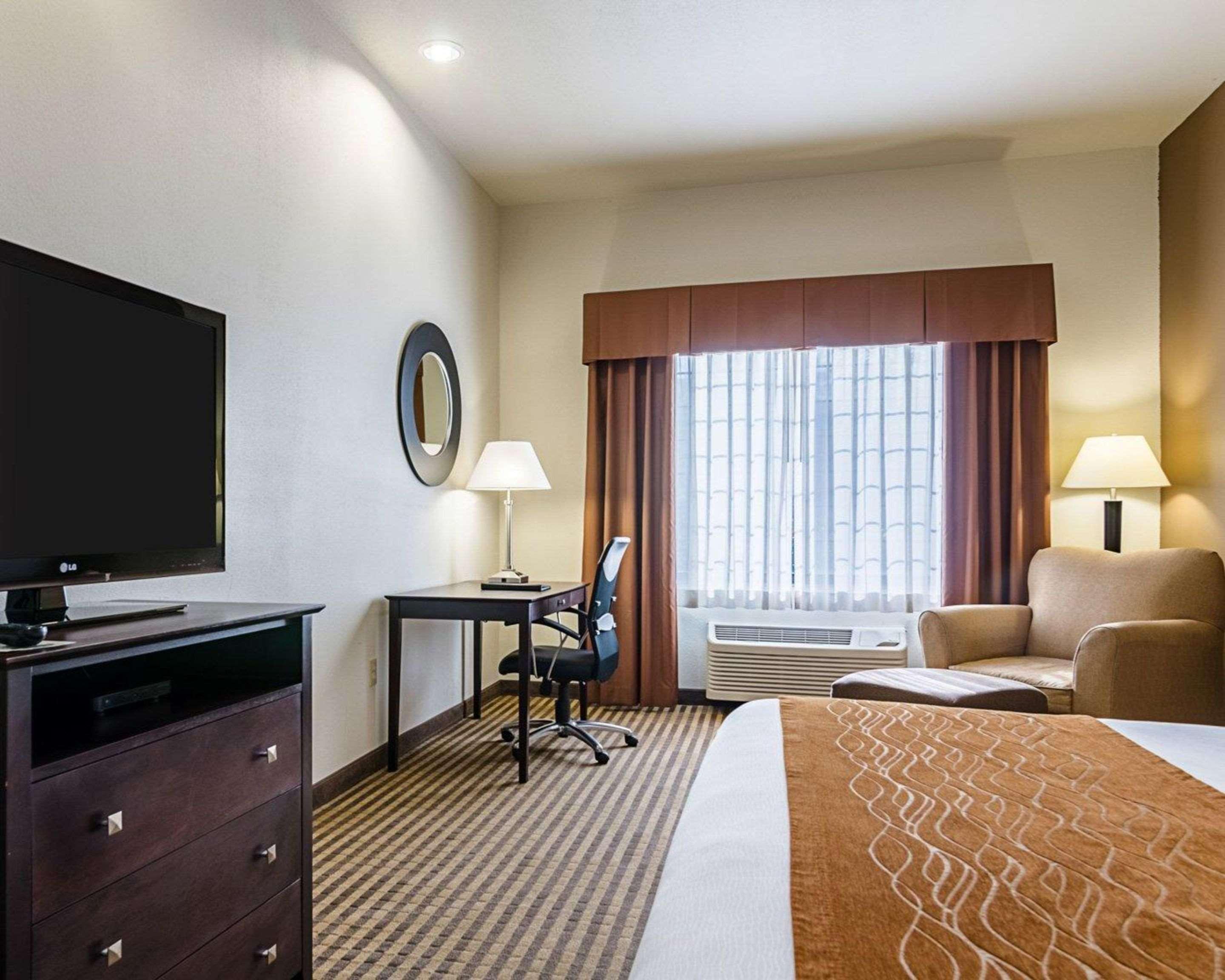 Comfort Inn & Suites Lawrence - University Area Exteriér fotografie