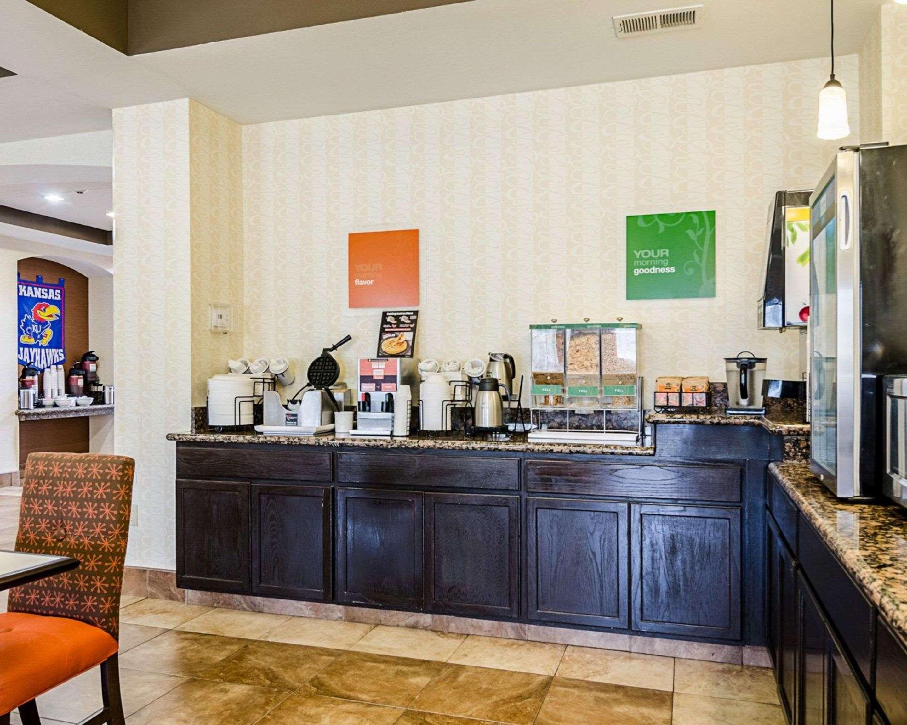 Comfort Inn & Suites Lawrence - University Area Exteriér fotografie