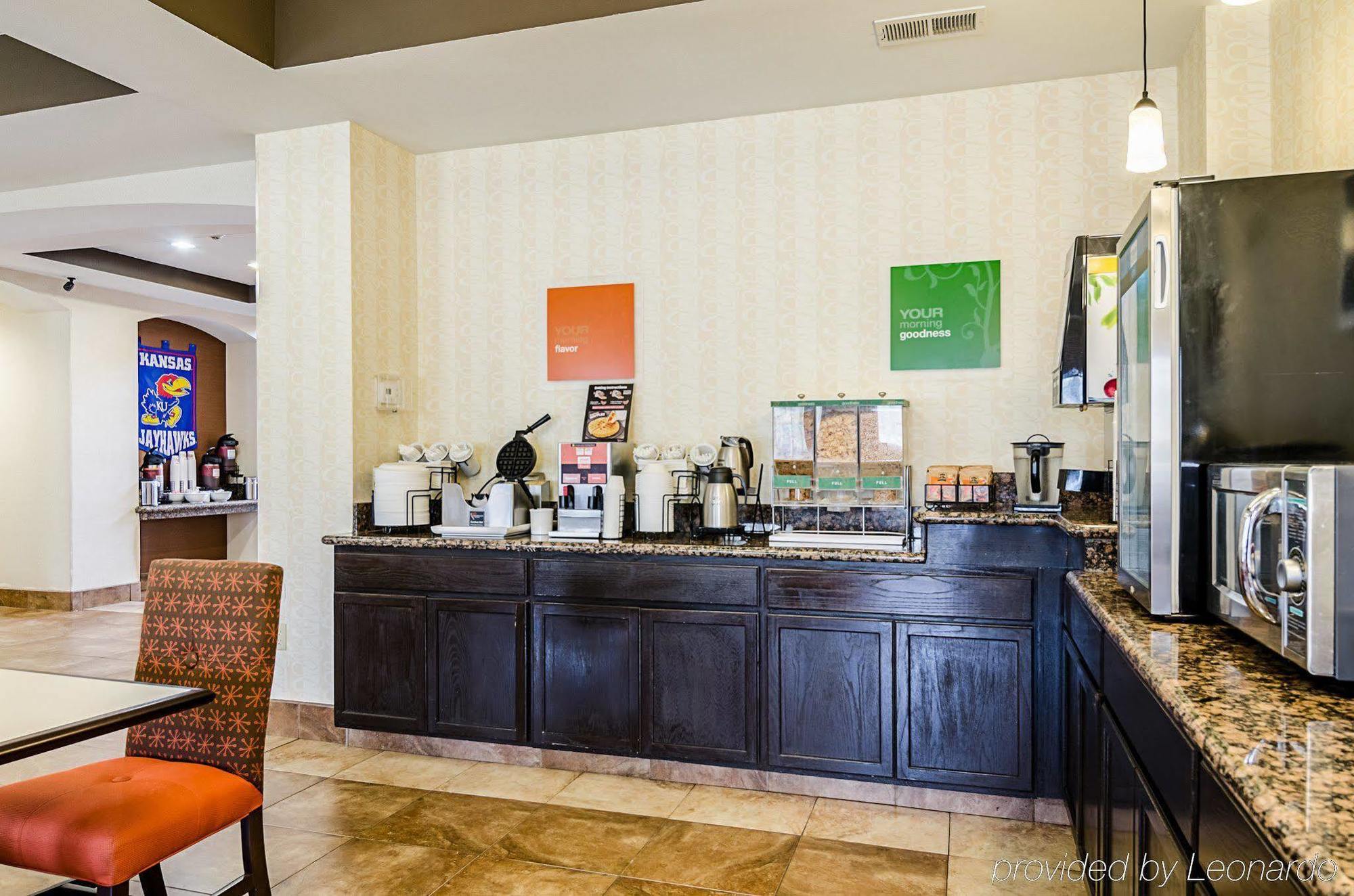 Comfort Inn & Suites Lawrence - University Area Exteriér fotografie